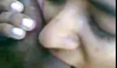 הוא משך את סרטי סקס חינם לצפייה ישירה האבן שלו לצידה וקרע את פיה ואת הנרתיק