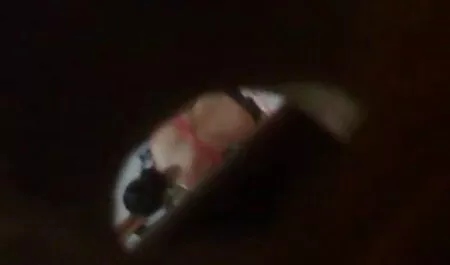 הבת סרטי פרונו חינם של המזוהמים התחילה לאונן בזמן תור לרופא.