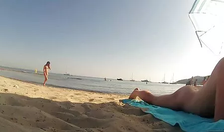 מיכאל אפרומוביץ ' הוא סטודנט לבצורת מגרמניה. סרטי סקס חינם אלים