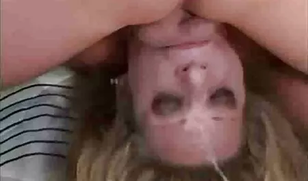 היא שיחקה תפקיד סרטי סקס חינם צעירות זונה עבור בנה ואז הזדיינה איתו חזק
