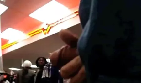 בחורה צעירה ורזה הראתה סטריפטיז סרטי סקס חינם ערביות ופיתוי של גבר