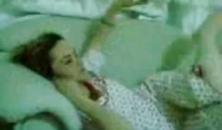 לבוש מיני עם שכן סרטי סקס חינם אמא ובן בוגר.
