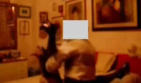 אחרי המקלחת היה לנו זיון קשה עם גבר על כיסא סרטי סקס מלאים לצפיה ישירה