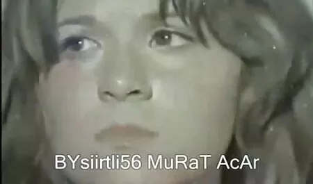 היא התעסקה עם האני ונתנה לו זיון מתוק אחרי סרטוני פורנו לצפייה ישירה שקיללה.