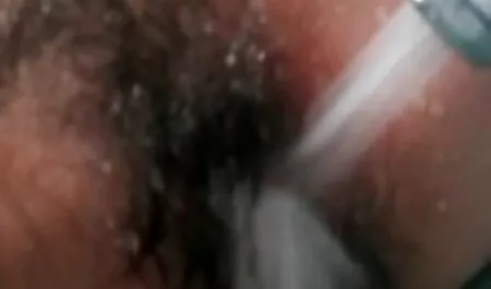 בניגוד לרצונו הוא רימה אותה על הספה ואיים עם סכין סרטי סקס חינם גייז