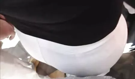 דו מיני סרטי סקס חינם רופא מזדיין צעיר מזדיין.