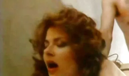 האחות הפכה לתורם זרע לחיסון. סרטי גייז מלאים חינם