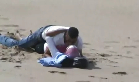 בלונדיניות סרטי אונס חינם מוכנות לגמור על ידי ויברטורים