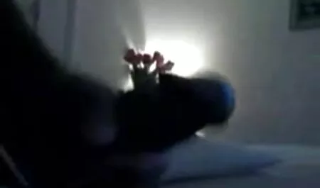 התחת הצעיר זיין וחתך סרטי סקס אלים חינם את הזרע שלו ממש מעל הפה שלה.