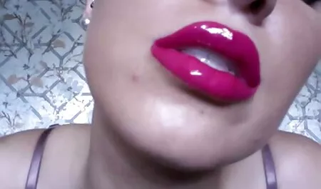 אחרי סרטוני סקס לצפייה ישירה חינם שעשיתי עיסוי לאשתו של הבעל ואמא, שתי הזונות התפשטו חזק