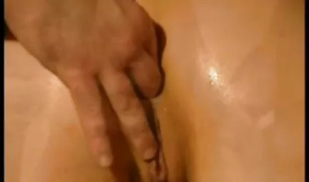 זוג גרביונים ופטיש בוגר. סרטי סקס חינם ישראלים