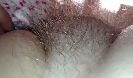 מרוצה שהאישה העסוקה מזדיינת בתחת שלה סרטי פורנו חינם