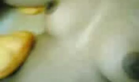 דודה סרטי סקס אמא ובן חינם מתעוררת בגרביונים של תינוקות להנאה אוראלית.